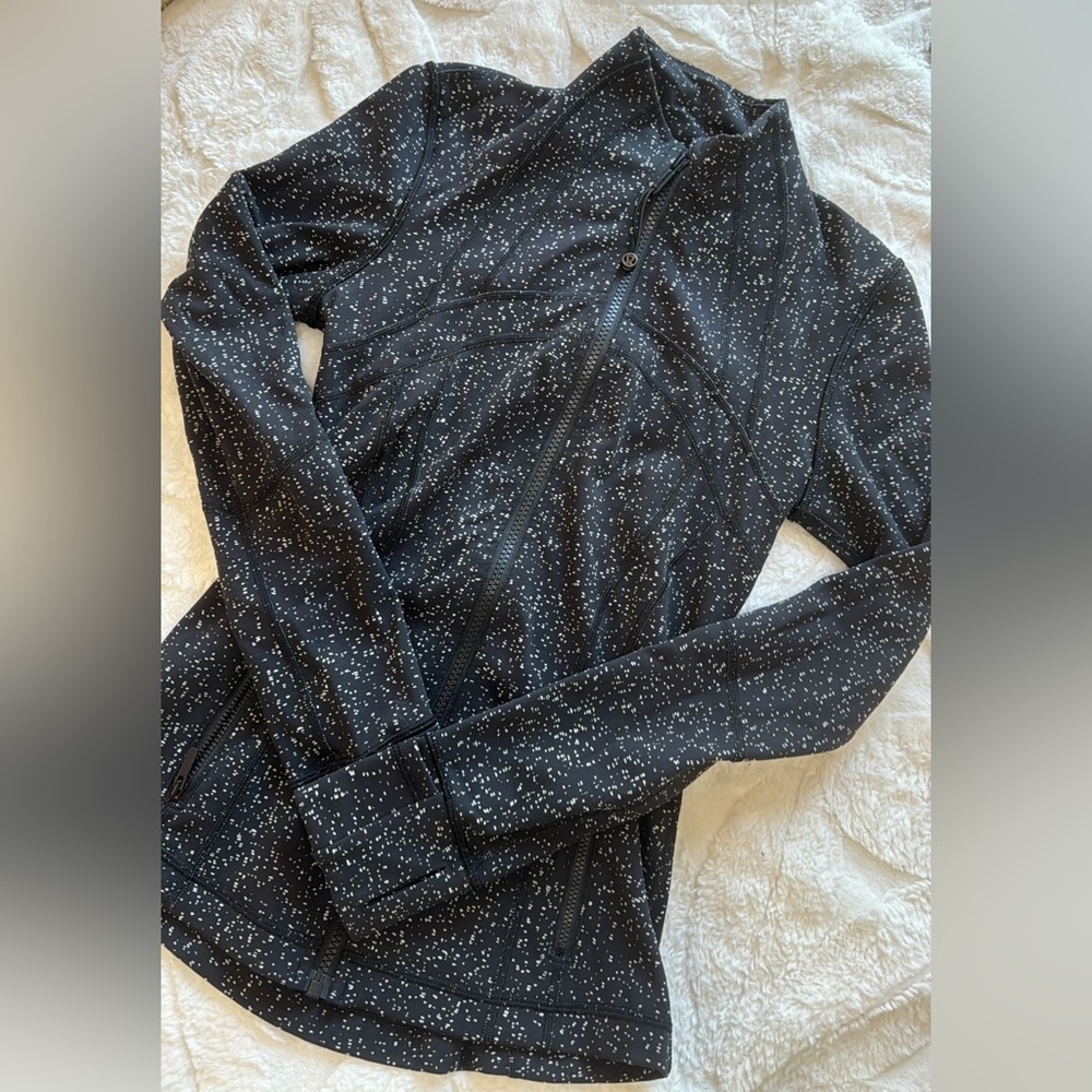 LULULEMON define jacket